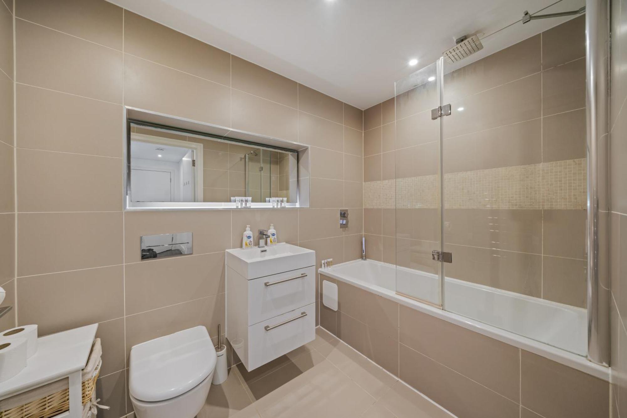 Riverside 1br With Easy Transport 20min To Centre