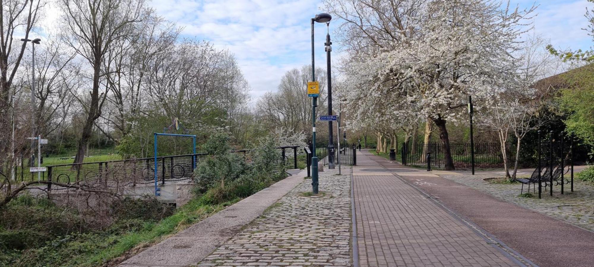 Riverside 1br With Easy Transport 20min To Centre London