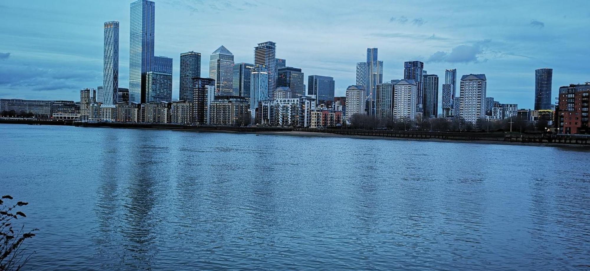 Apartment Riverside 1br With Easy Transport 20min To Centre