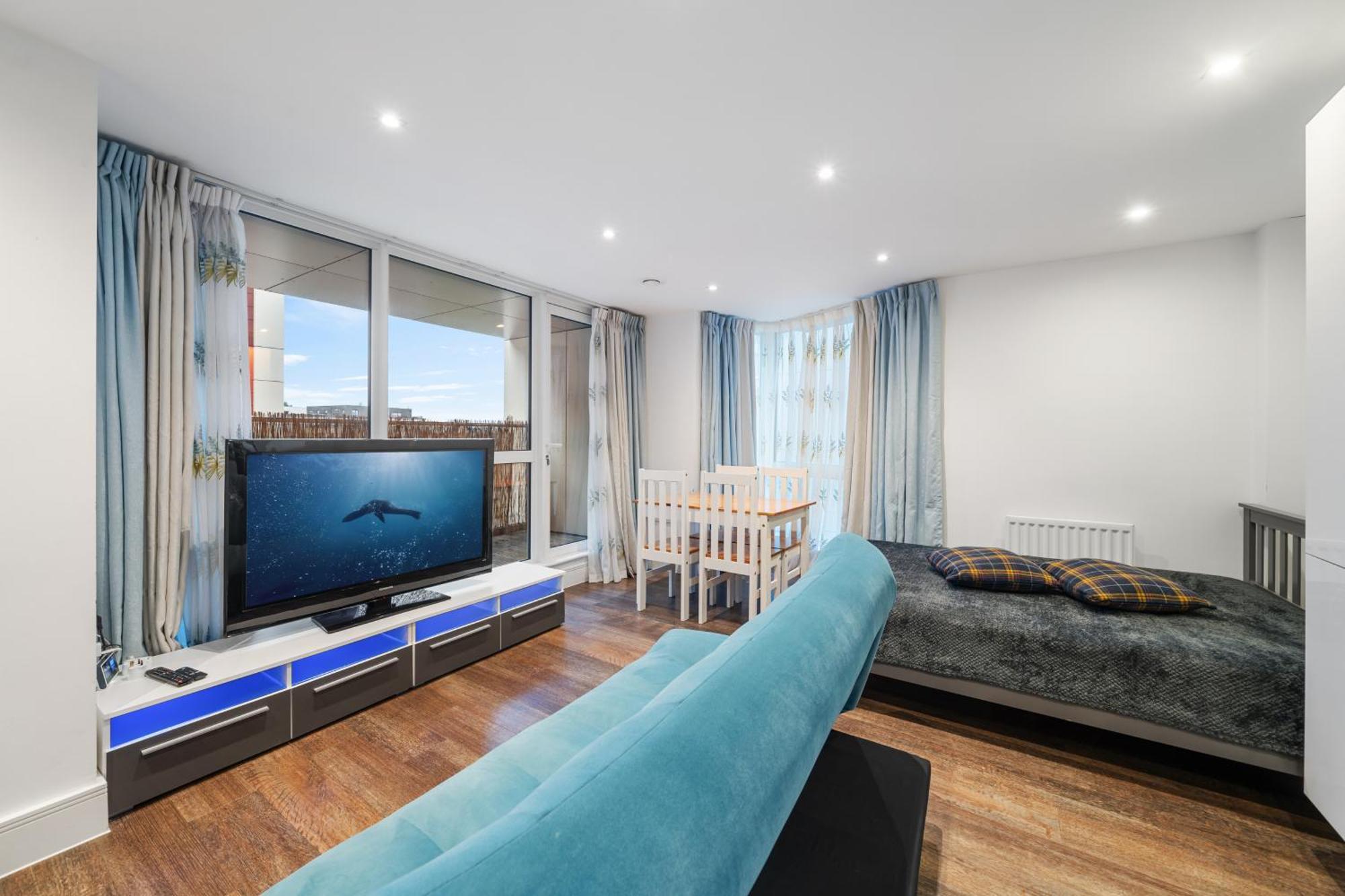 Riverside 1br With Easy Transport 20min To Centre Apartment